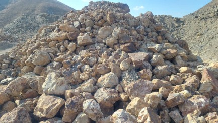 کلوخه باریت استخراج شده از معدن آرشا مهر